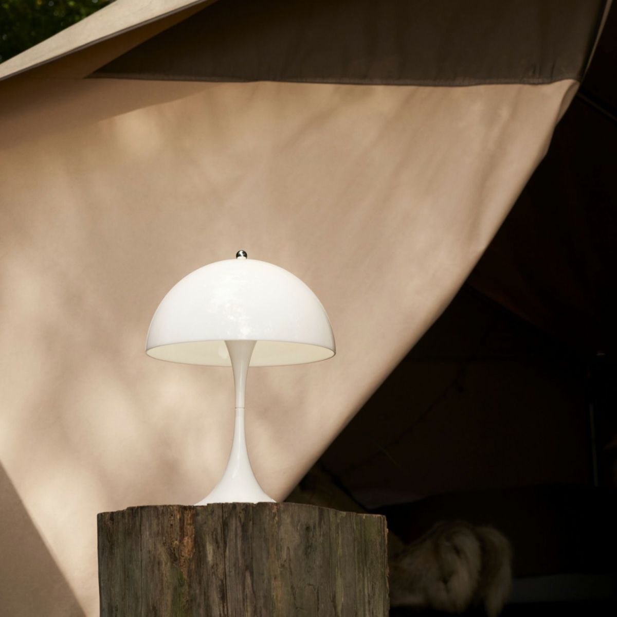 Louis Poulsen ルイスポールセン Panthella 250 Portable パンテラ 250 ポータブル テーブルランプ カラー：オペーク・モスグリーン デザイン：ヴェルナー・パントン