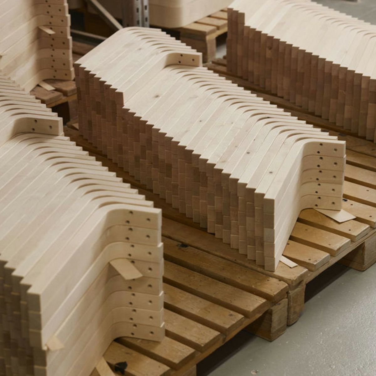 Artek アルテック ＋ marimekko マリメッコ シリーズ Anniversary Esitions TABLE 90D テーブル 90D サイズ：Φ48×44cm 厚み 3cm 3本脚 Seireeni セイレーニ デザイン：アルヴァ・アアルト