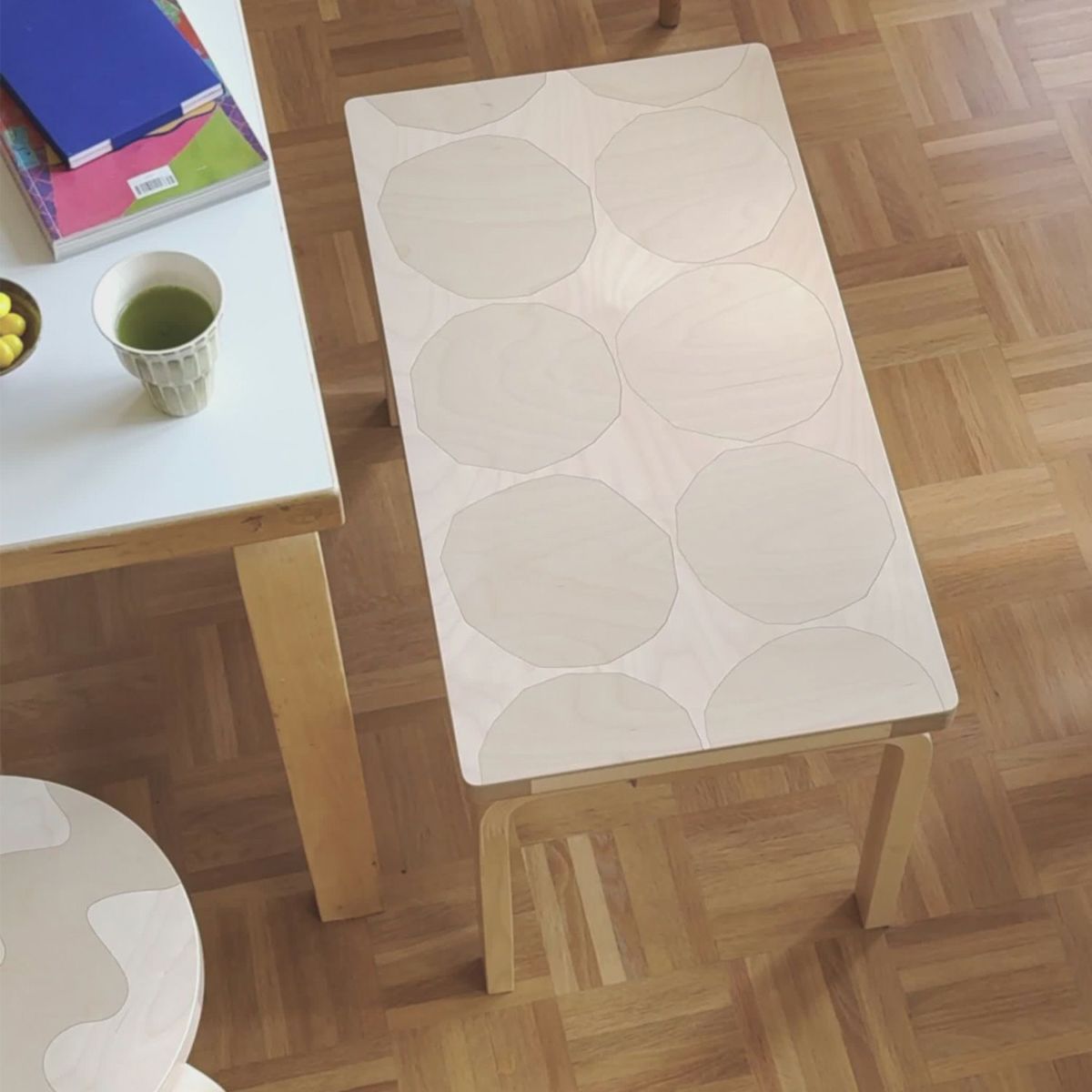 Artek アルテック ＋ marimekko マリメッコ シリーズ Anniversary Esitions BENCH 153B ベンチ 153B ソリッドトップ サイズ：72.5×40cm バーチ材 Kivet キヴェット デザイン：アルヴァ・アアルト