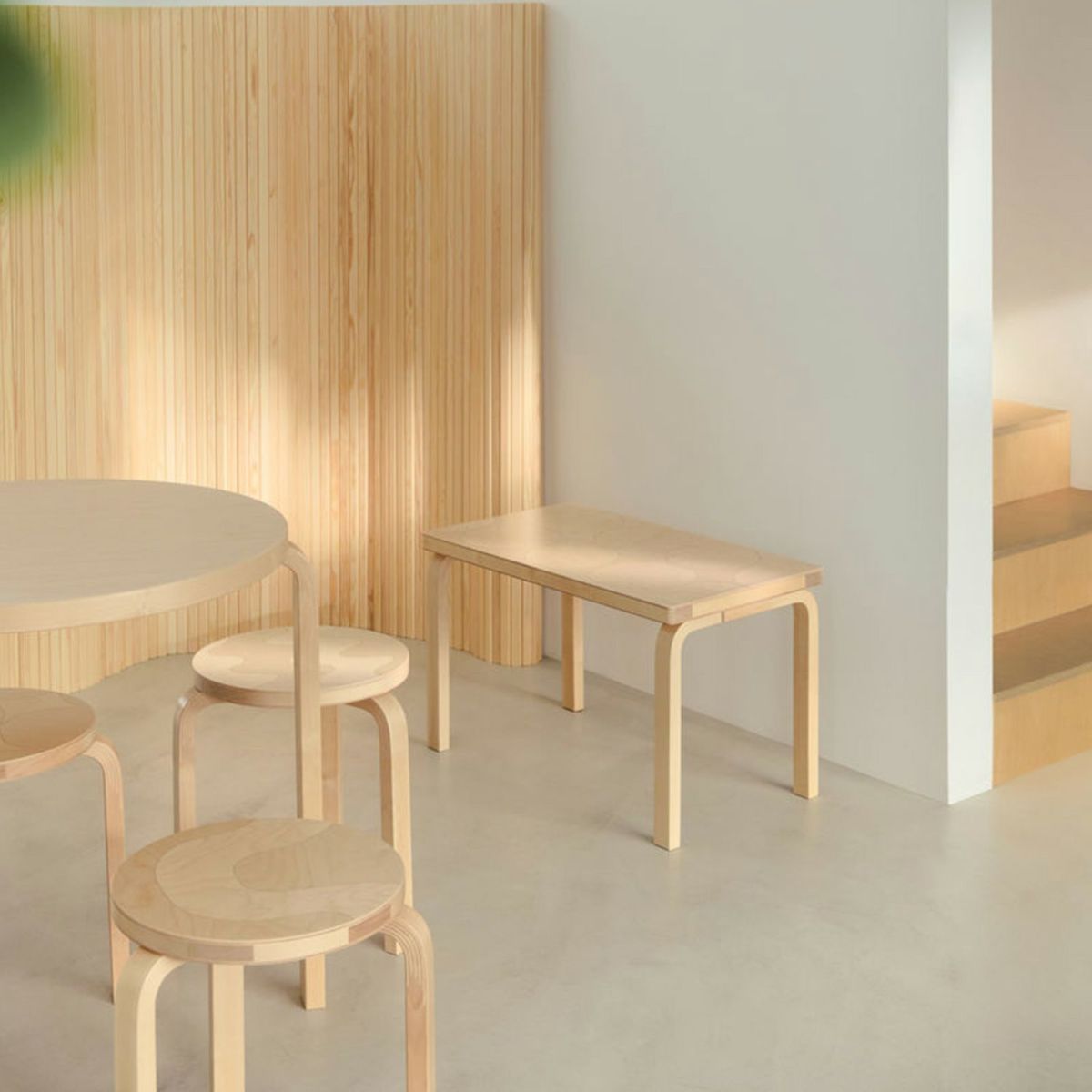 Artek アルテック ＋ marimekko マリメッコ シリーズ Anniversary Esitions STOOL 60 スツール 60 3本脚 バーチ材 Lokki ロッキ デザイン：アルヴァ・アアルト