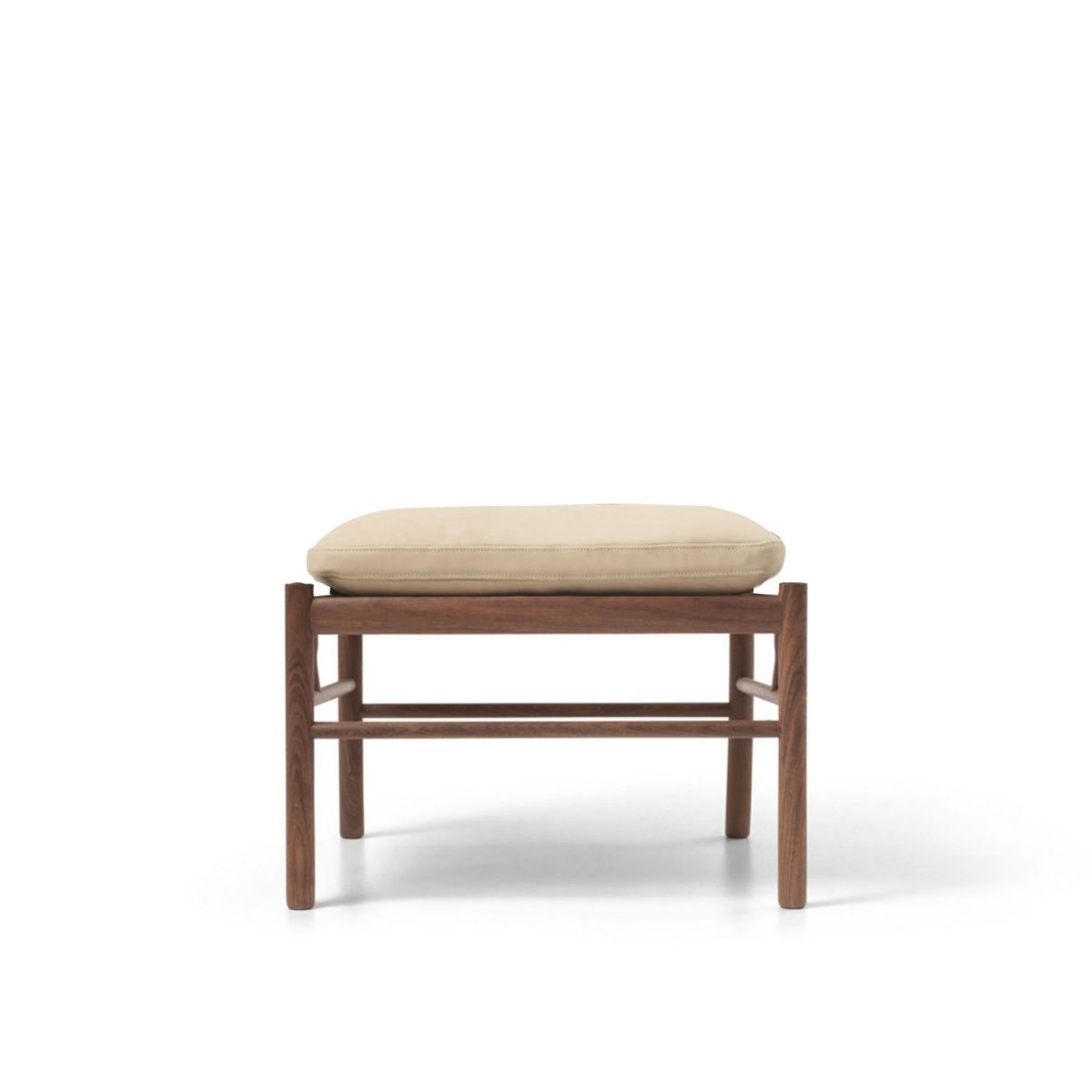 Carl Hansen & Son カール・ハンセン＆サン OW149F コロニアルスツール オットマン フットスツール ウォルナット （オイルフィニッシュ） 張座：レザー Terra テラ デザイン：オーレ・ヴァンシャー