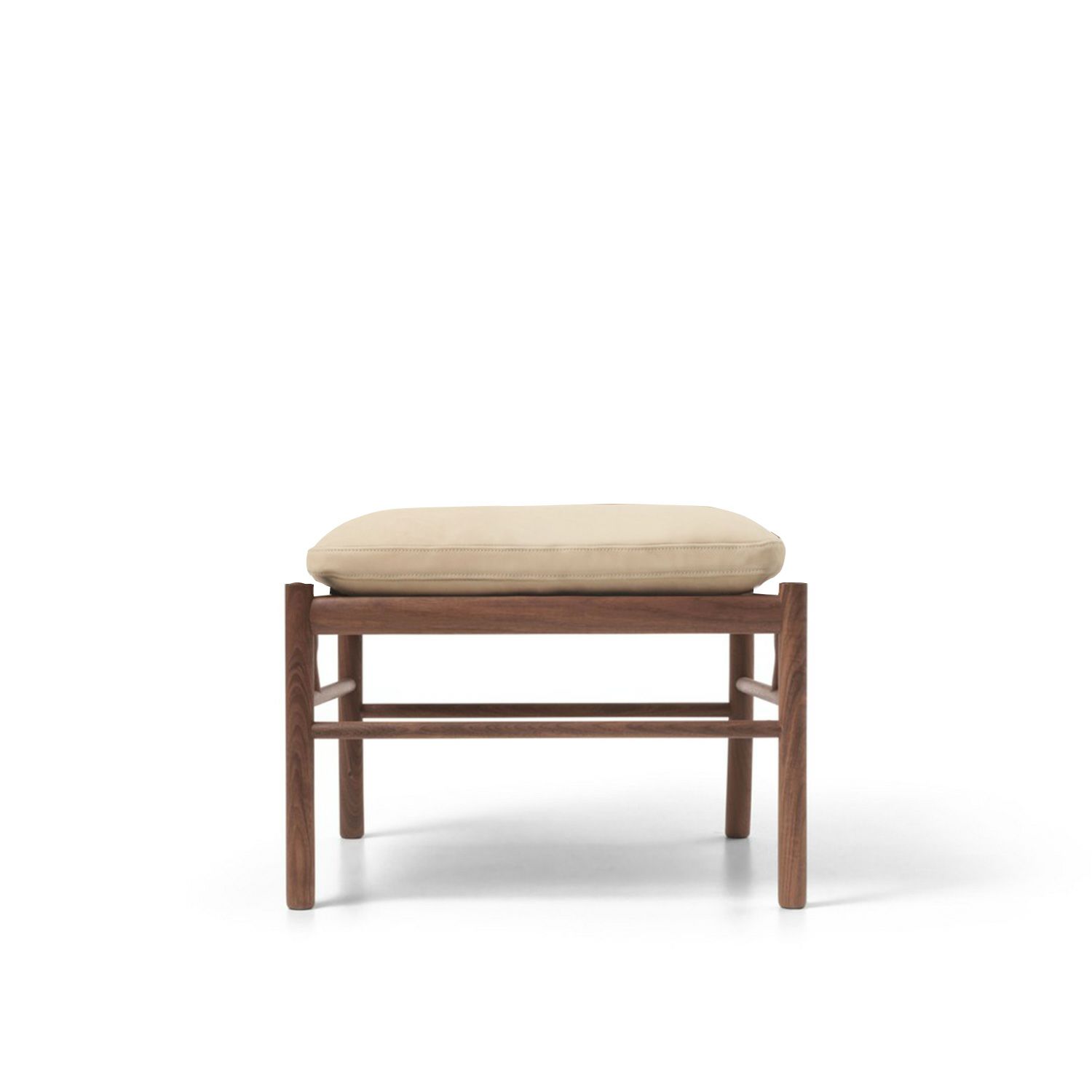 Carl Hansen & Son カール・ハンセン＆サン OW149F コロニアルスツール オットマン フットスツール ウォルナット （オイルフィニッシュ） 張座：レザー Terra テラ デザイン：オーレ・ヴァンシャー