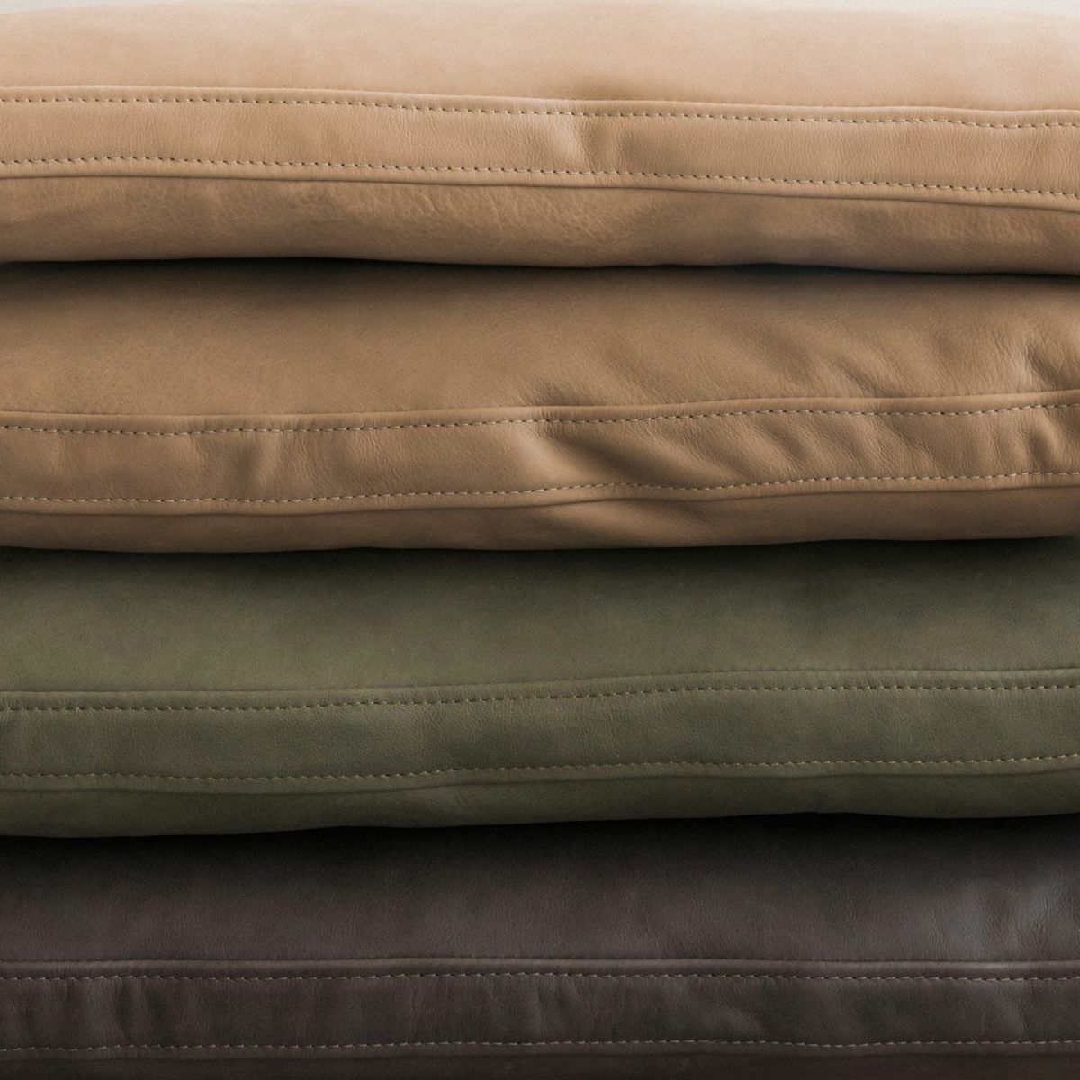 Carl Hansen & Son カール・ハンセン＆サン OW149F コロニアルスツール オットマン フットスツール ウォルナット （オイルフィニッシュ） 張座：レザー Terra テラ デザイン：オーレ・ヴァンシャー