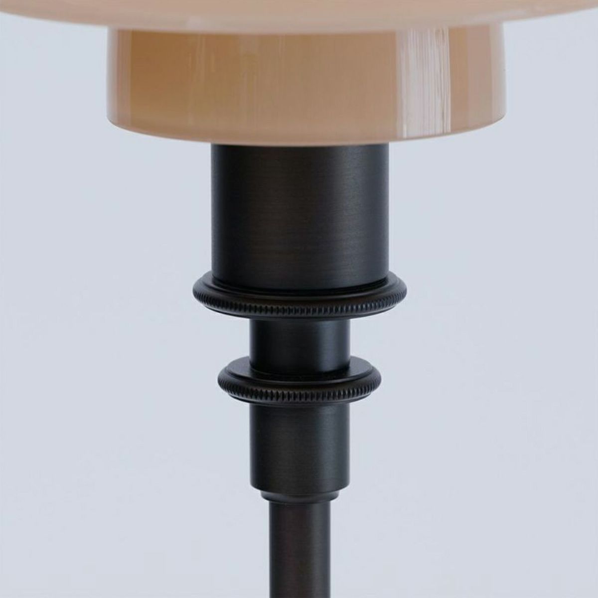 Louis Poulsen ルイスポールセン PH 3/2 Dusty Terracotta Table Lamp PH 3/2 ダスティー・テラコッタ テーブルランプ スタンドライト Φ285mm カラー：ダスティ・テラコッタ 真鍮エイジング加工 デザイン：ポール・ヘニングセン