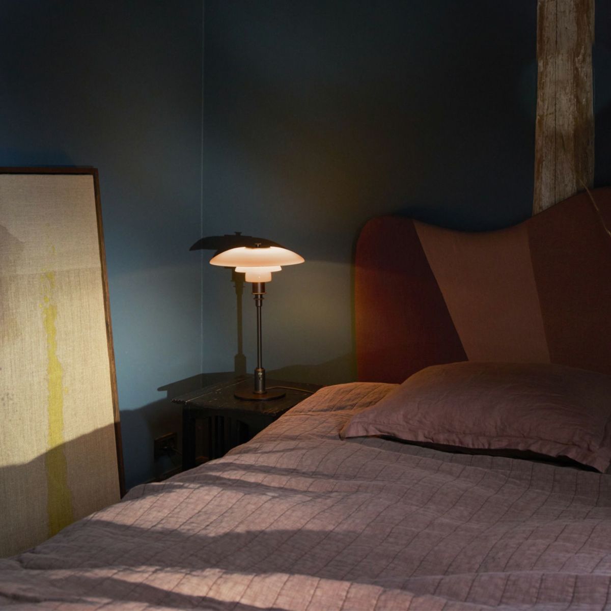 Louis Poulsen ルイスポールセン PH 3/2 Dusty Terracotta Table Lamp PH 3/2 ダスティー・テラコッタ テーブルランプ スタンドライト Φ285mm カラー：ダスティ・テラコッタ 真鍮エイジング加工 デザイン：ポール・ヘニングセン