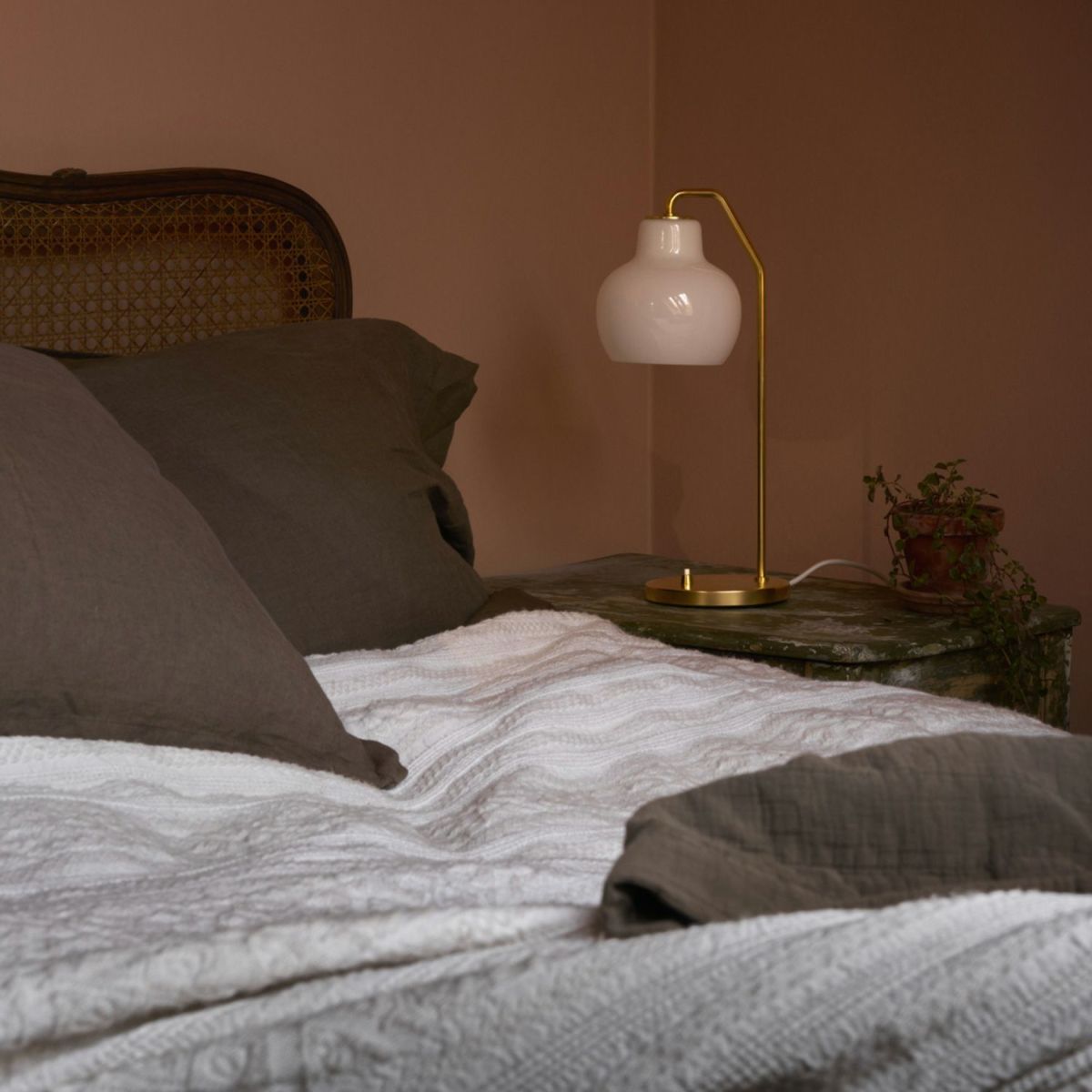 Louis Poulsen ルイスポールセン VL Ring Crown Table Lamp リングクラウン テーブルランプ Φ150 乳白ガラス デザイン：ヴィルヘルム・ラウリッツェン