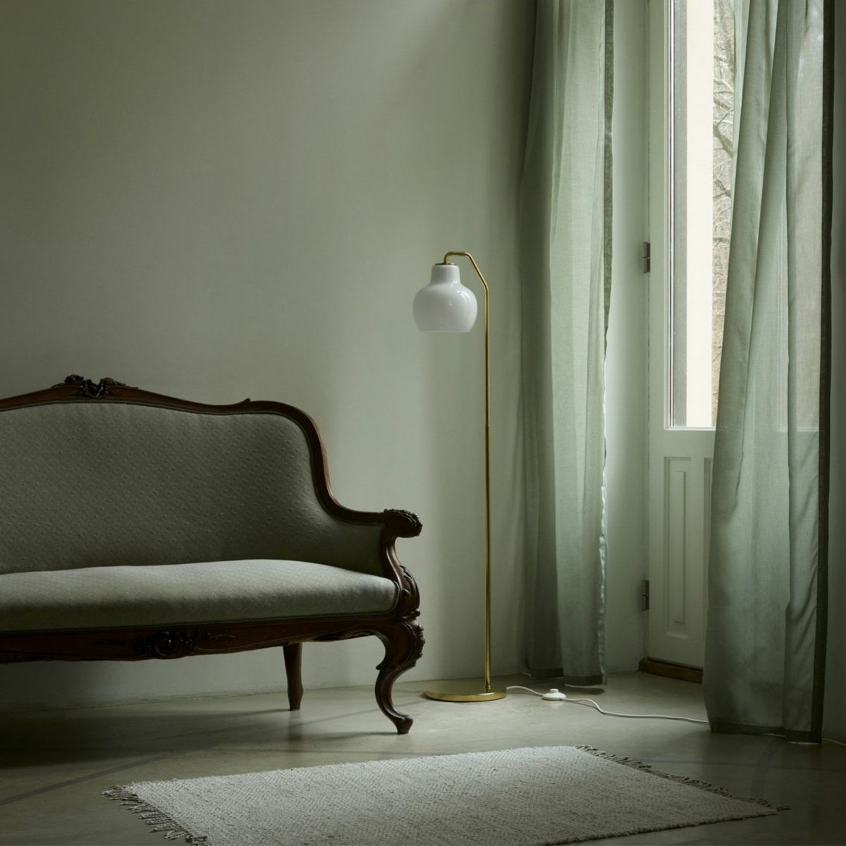 Louis Poulsen ルイスポールセン VL Ring Crown Floor Lamp リングクラウン フロアランプ Φ190 乳白ガラス デザイン：ヴィルヘルム・ラウリッツェン