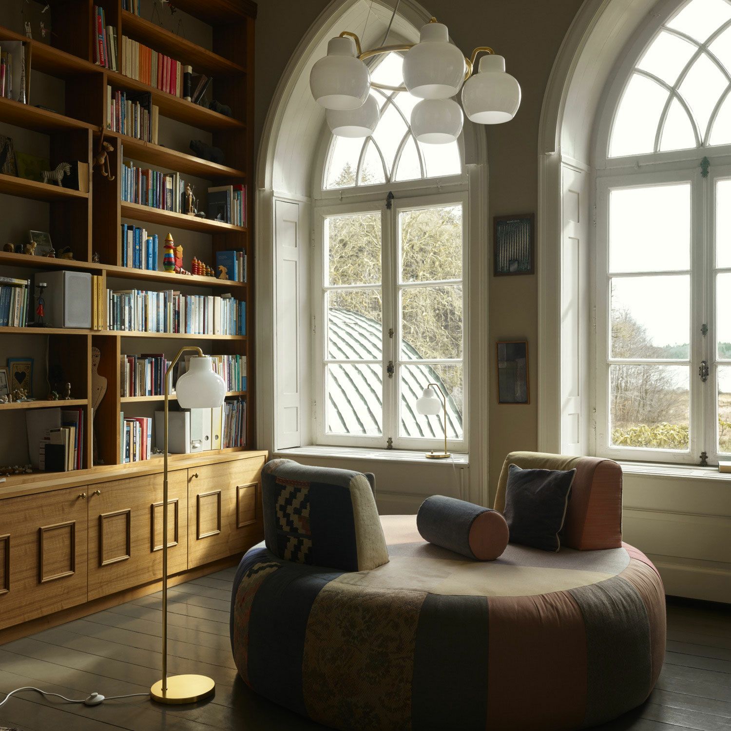 Louis Poulsen ルイスポールセン VL Ring Crown Floor Lamp リングクラウン フロアランプ Φ190 乳白ガラス デザイン：ヴィルヘルム・ラウリッツェン