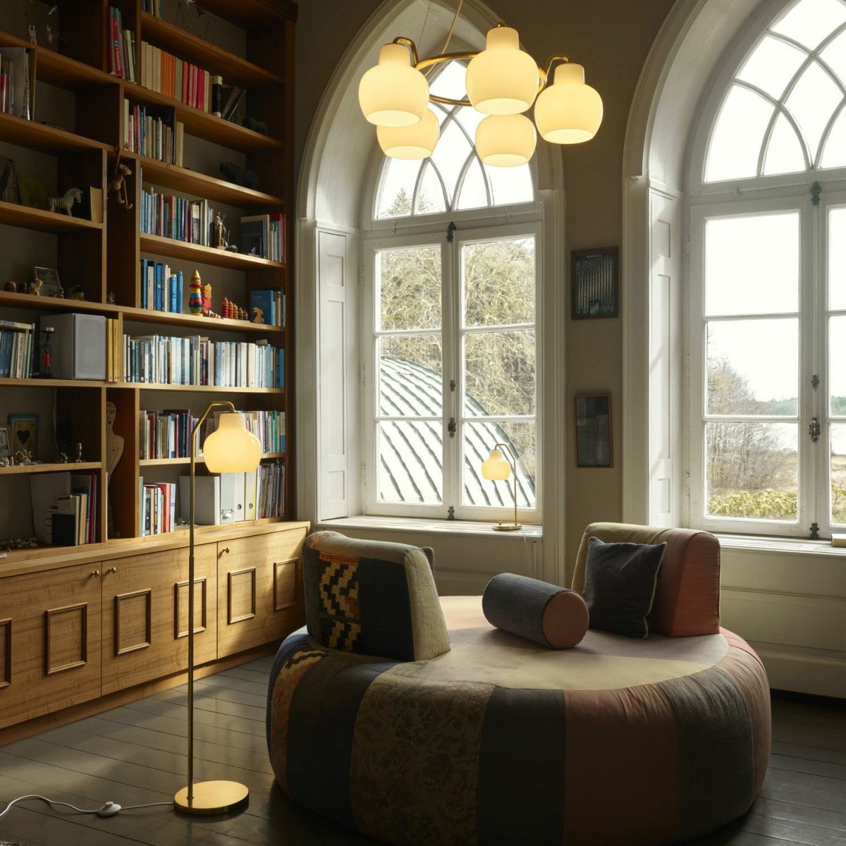 Louis Poulsen ルイスポールセン VL Ring Crown Floor Lamp リングクラウン フロアランプ Φ190 乳白ガラス デザイン：ヴィルヘルム・ラウリッツェン