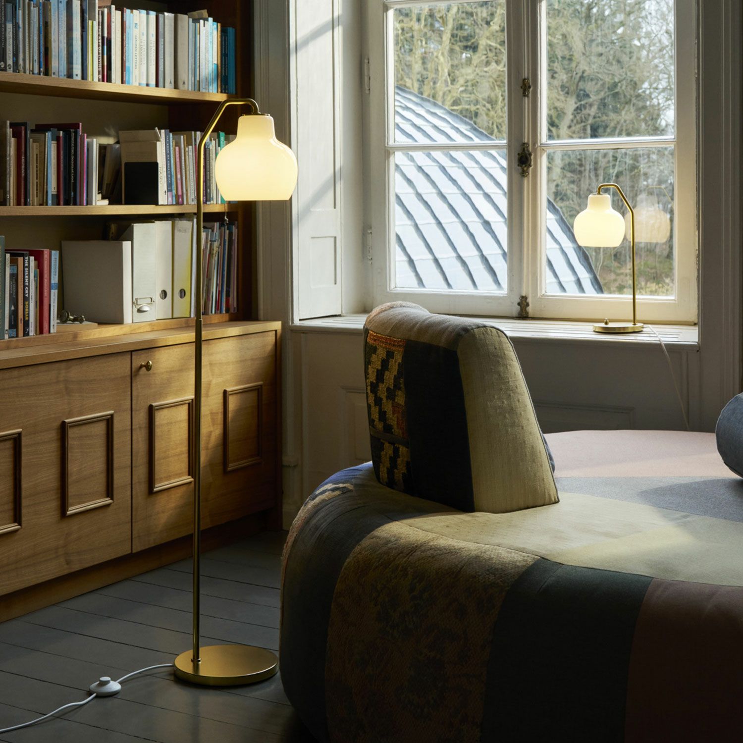Louis Poulsen ルイスポールセン VL Ring Crown Floor Lamp リングクラウン フロアランプ Φ190 乳白ガラス デザイン：ヴィルヘルム・ラウリッツェン