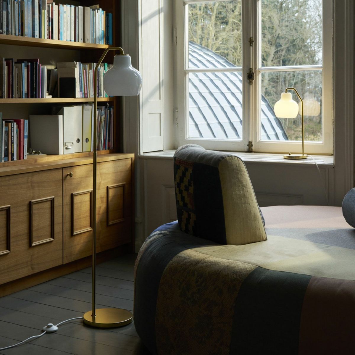 Louis Poulsen ルイスポールセン VL Ring Crown Floor Lamp リングクラウン フロアランプ Φ190 乳白ガラス デザイン：ヴィルヘルム・ラウリッツェン