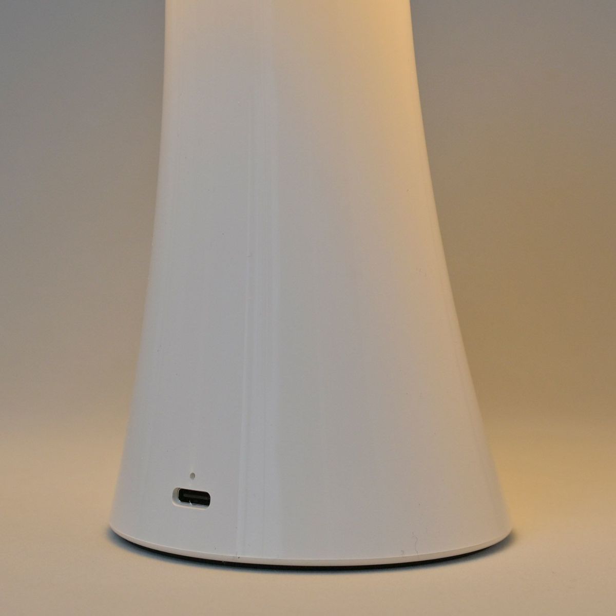 Louis Poulsen ルイスポールセン Rumee 220 Portable Lamp ルーミー 220 ポータブル LED テーブルランプ スタンドライト カラー：3色 ガブリエル・タン