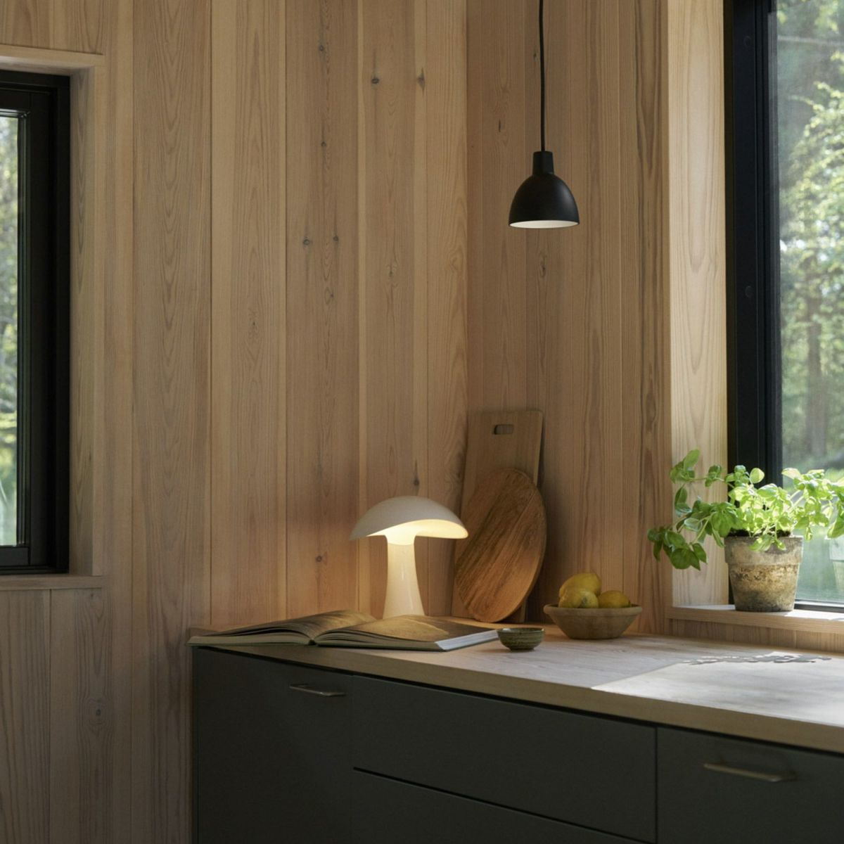 Louis Poulsen ルイスポールセン Rumee 220 Portable Lamp ルーミー 220 ポータブル LED テーブルランプ スタンドライト カラー：3色 ガブリエル・タン