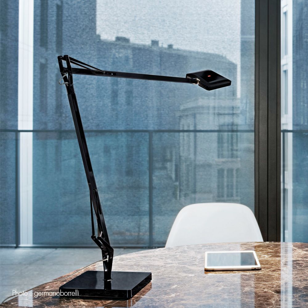 FLOS フロス Kelvin Edge ケルビン エッジ LED テーブルランプ 可動シェード カラー：4色 デザイン：アントニオ・チッテリオ
